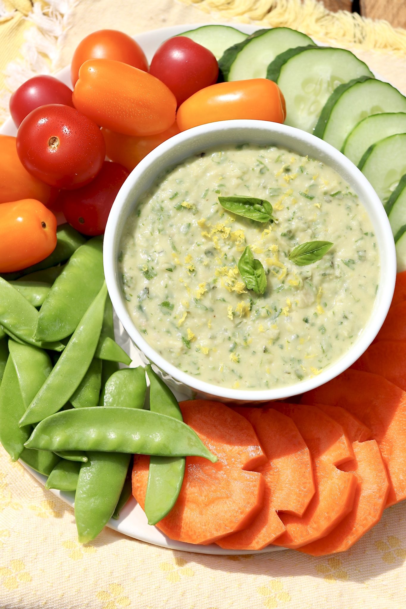 Green Goddess White Bean & Artichoke Dip-Protein-rich and loaded with fresh flavor, this easy dip makes a fabulous sandwich spread and is a great alternative to hummus